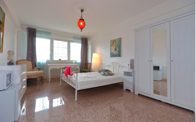 What is a « studio » ?